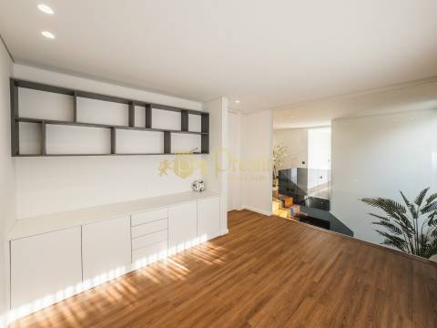 Moradia T3+1 com Piscina em Abação