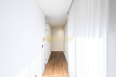 Moradia T3+1 com Piscina em Abação