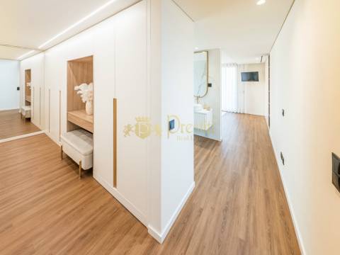 Moradia T3+1 com Piscina em Abação