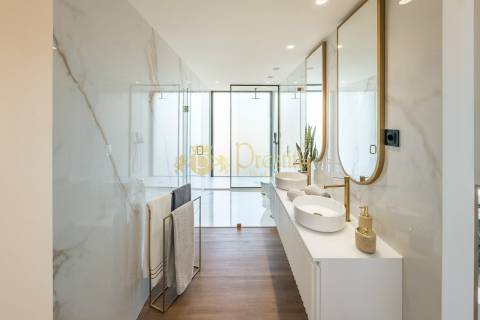 Moradia T3+1 com Piscina em Abação