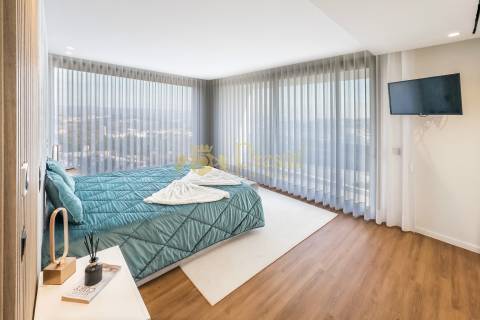 Moradia T3+1 com Piscina em Abação