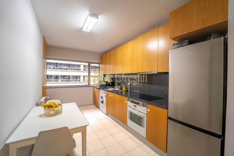 Apartamento T2 à Venda em Creixomil, Guimarães