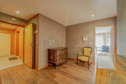 Arrenda-se Apartamento T3 na Costa, Guimarães
