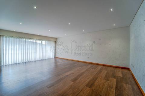 Arrenda-se Apartamento T3 na Costa, Guimarães