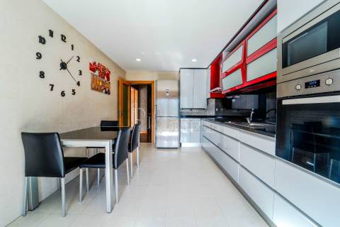 Arrenda-se Apartamento T3 na Costa, Guimarães