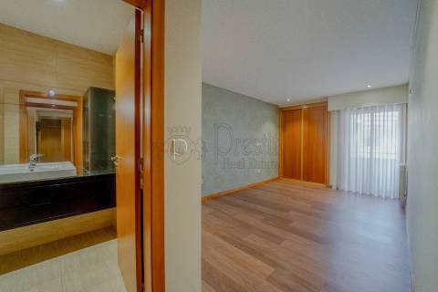 Arrenda-se Apartamento T3 na Costa, Guimarães