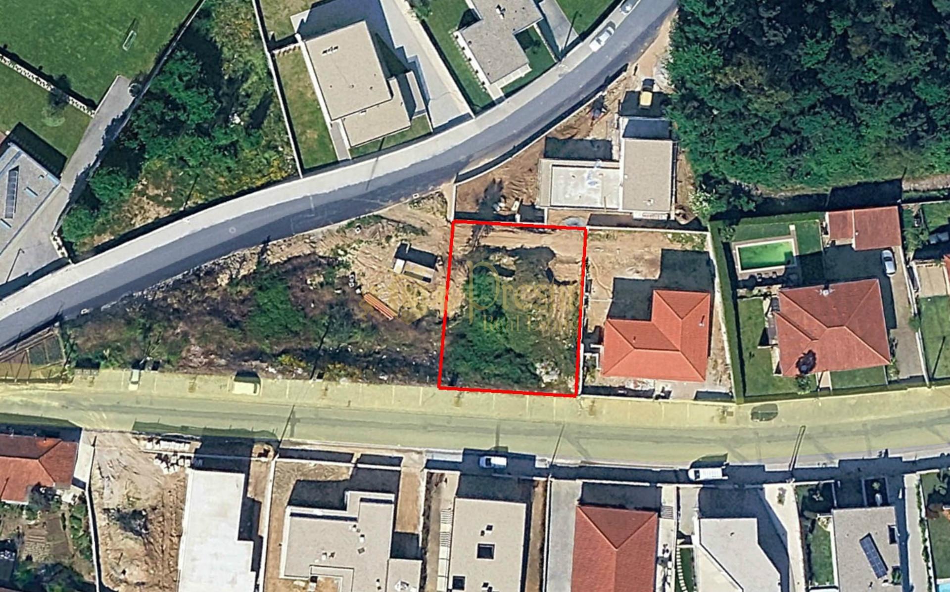 Lote para Moradia Individual em Prazins, Guimarães