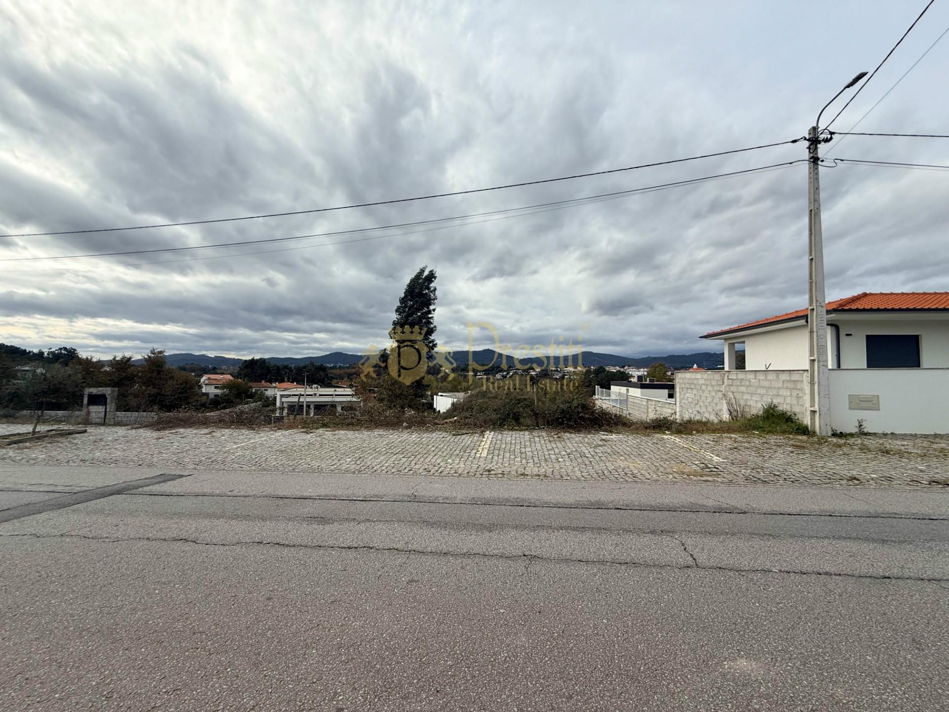 Lote para Moradia Individual em Prazins, Guimarães