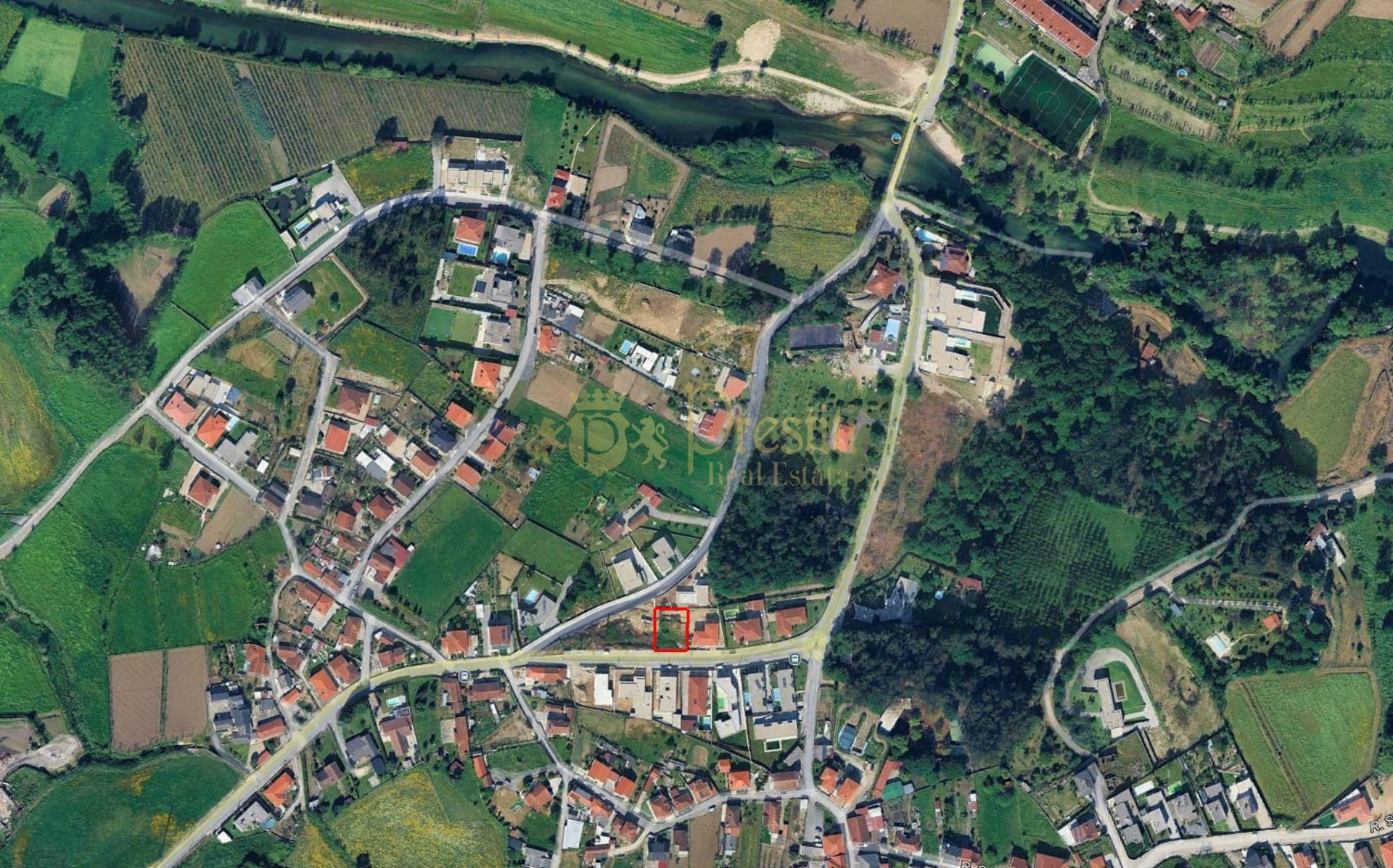 Lote para Moradia Individual em Prazins, Guimarães