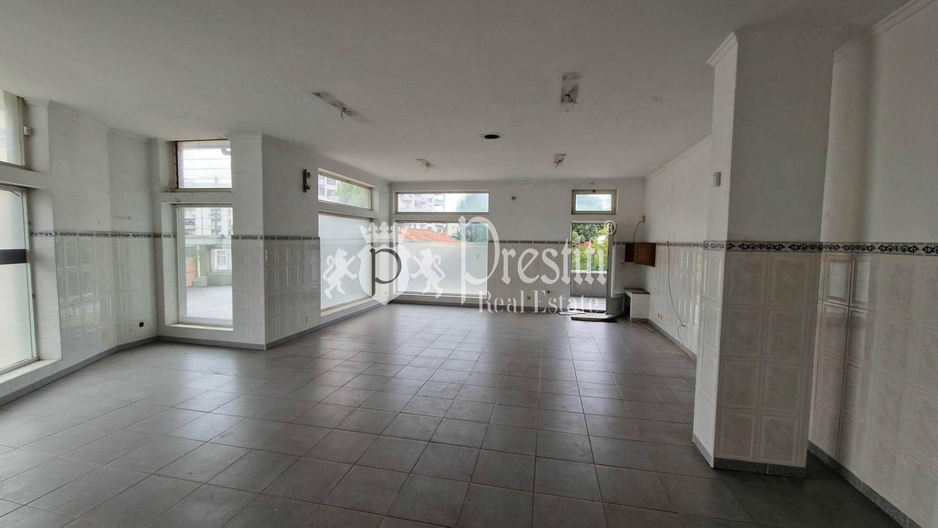 Loja destinada a Comércio – Imóvel de Banco