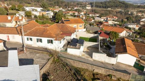 Excelente Oportunidade, Moradia T5 em Lordelo, Guimarães