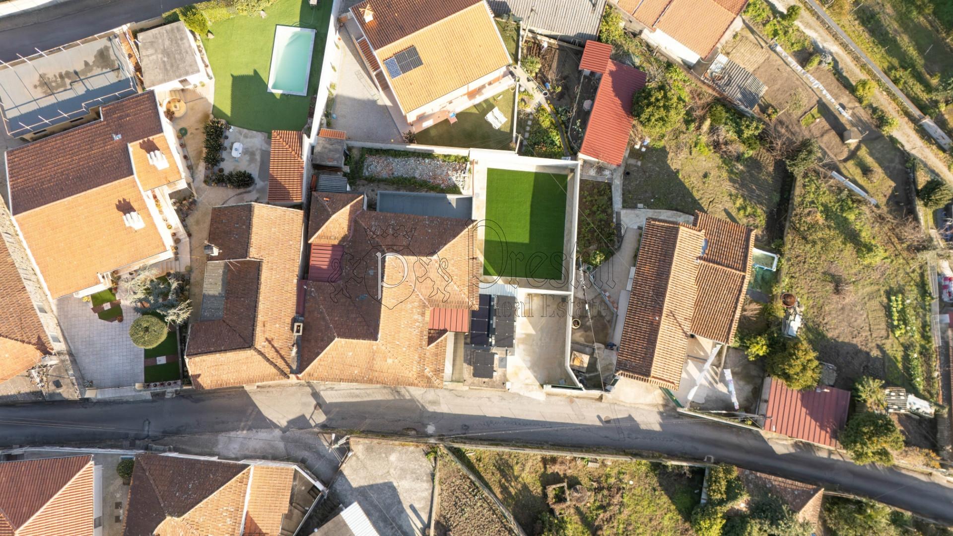 Excelente Oportunidade, Moradia T5 em Lordelo, Guimarães