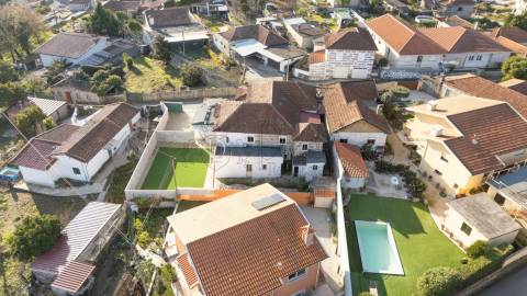 Excelente Oportunidade, Moradia T5 em Lordelo, Guimarães