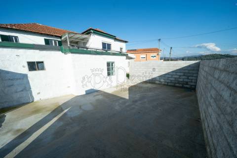 Excelente Oportunidade, Moradia T5 em Lordelo, Guimarães