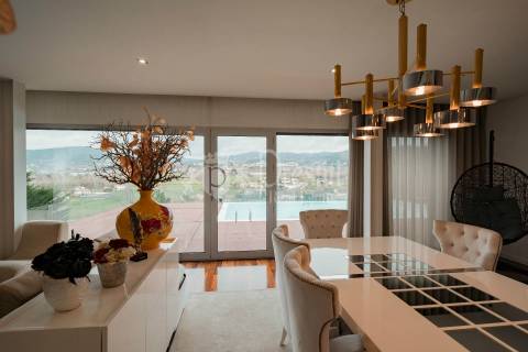 Moradia Única com Vista Deslumbrante, a Minutos de Guimarães