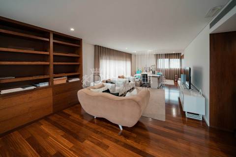 Moradia Única com Vista Deslumbrante, a Minutos de Guimarães