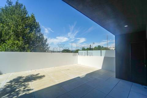 Apartamento 2 Suites para Arrendar em Guimarães