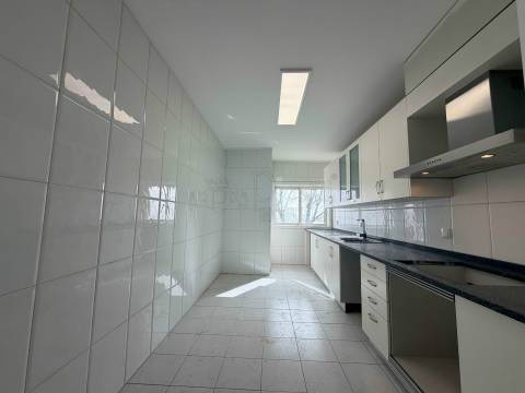 Apartamento T3 Duplex para alugar em Guimarães