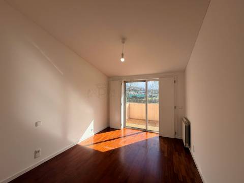 Apartamento T3 Duplex para alugar em Guimarães