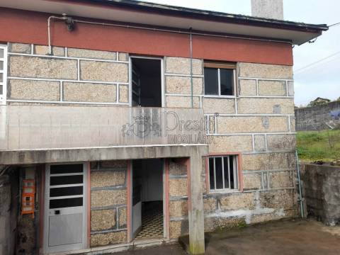 Moradia T3 à venda em Marco de Canaveses