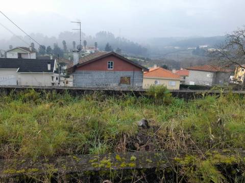 Moradia T3 à venda em Marco de Canaveses