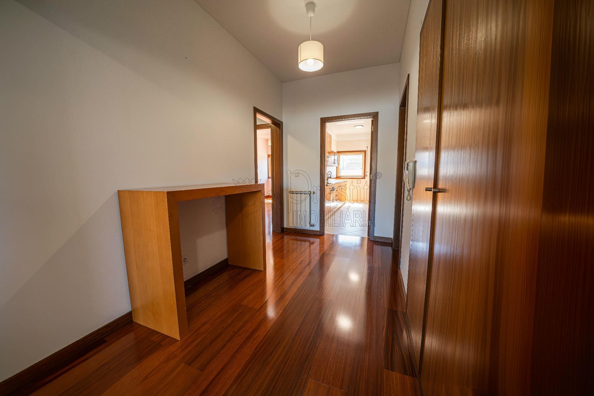 Apartamento T2 para alugar Junto ao Guimarães Shopping