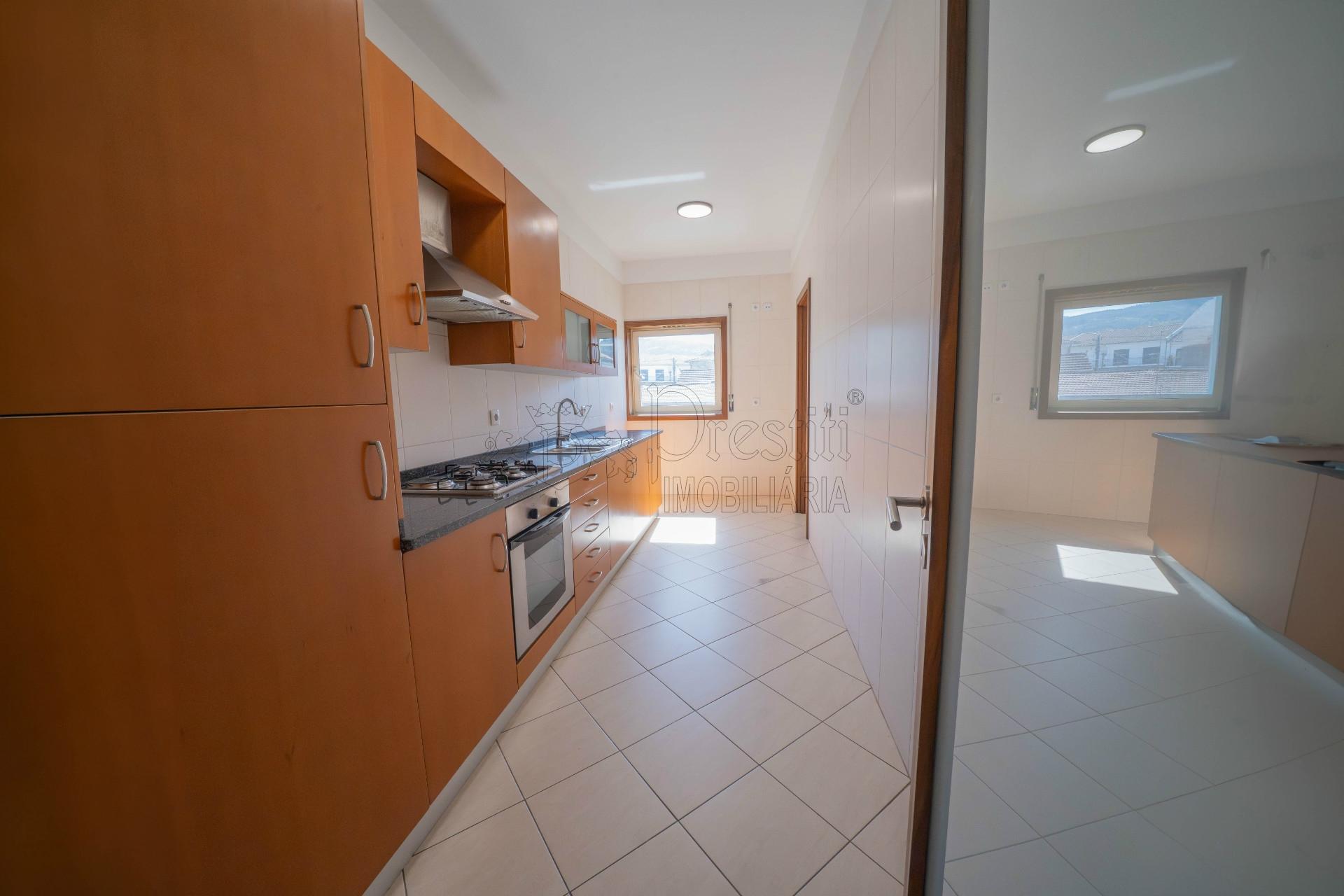 Apartamento T2 para alugar Junto ao Guimarães Shopping