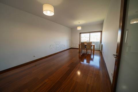 Apartamento T2 para alugar Junto ao Guimarães Shopping