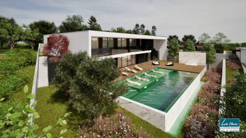 Moradia T4+1 com 4 Suites e piscina privativa em Guimarães