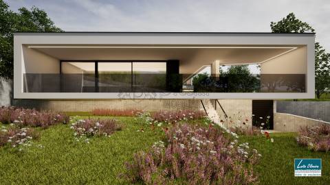 Moradia T4 de Luxo com Piscina em Guimarães