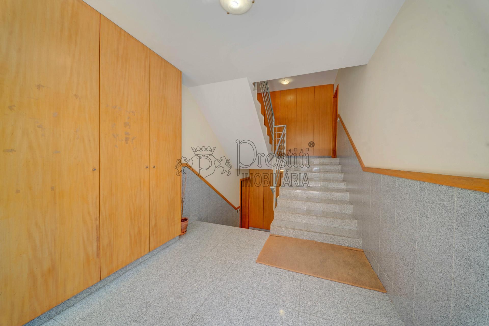 Apartamento T2 com Terraço para Alugar em Aldão