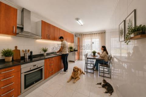 Apartamento T2 com Terraço para Alugar em Aldão