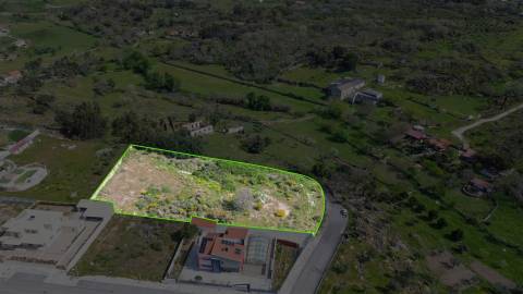 Lote de terreno com 5000m2 com projeto em Castelo Branco