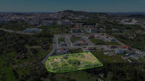 Lote de terreno com 5000m2 com projeto em Castelo Branco