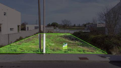 Lote de terreno para construção de moradia geminada em Castelo Branco