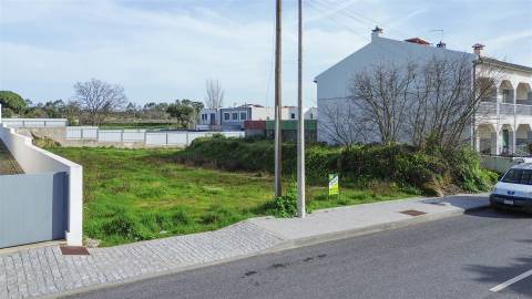 Lote de terreno para construção de moradia geminada em Castelo Branco