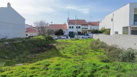 Lote de terreno para construção de moradia geminada em Castelo Branco