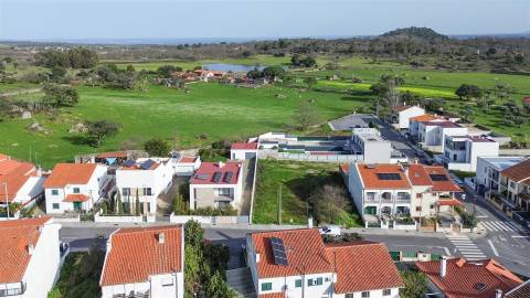 Lote de terreno para construção de moradia geminada em Castelo Branco