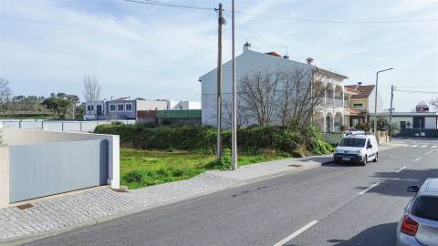 Lote de terreno para construção de moradia geminada em Castelo Branco