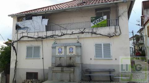 Moradia Geminada T3 situada em Monfortinho