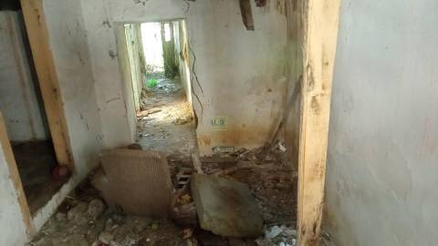 Moradia em em pedra nos Cebolais de Cima - Para remodelar...