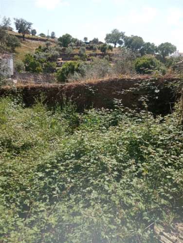 Moradia em em pedra nos Cebolais de Cima - Para remodelar...