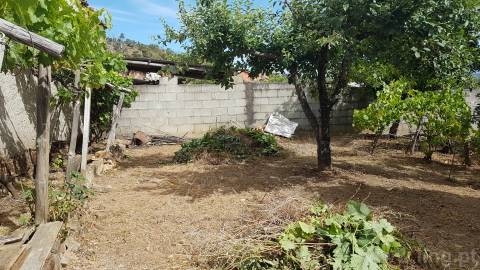 Moradia em Banda T5 em Monforte da Beira, excelente para projeto de alojamento local