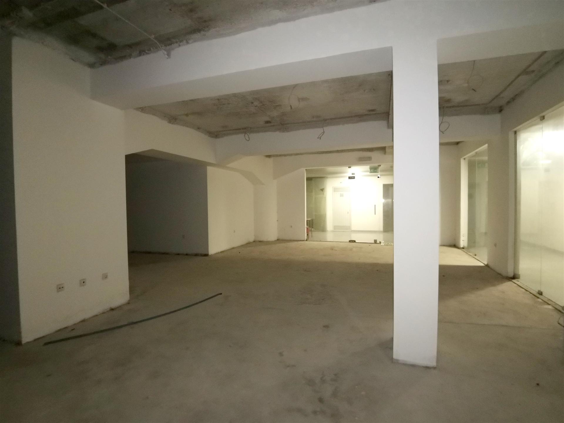 Loja ampla com 250 m² no coração da cidade – localização estratégica