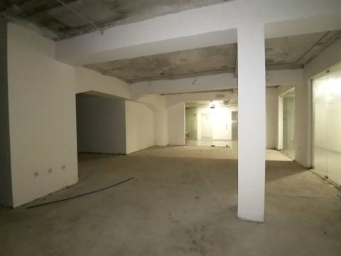 Loja ampla com 250 m² no coração da cidade – localização estratégica