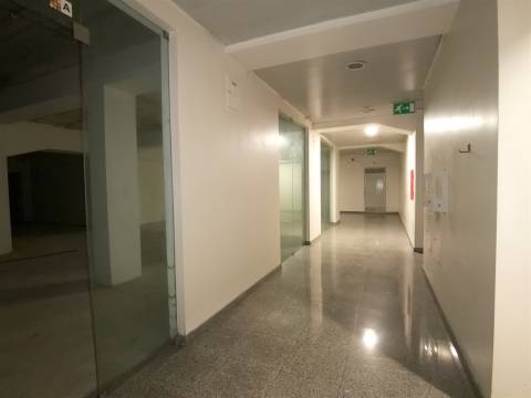 Loja ampla com 250 m² no coração da cidade – localização estratégica