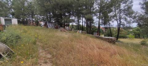 Armazem com 310 m2 em terreno, com furo de água, com possibilidade de construção