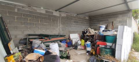 Armazem com 310 m2 em terreno, com furo de água, com possibilidade de construção