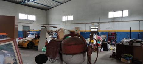 Armazem com 310 m2 em terreno, com furo de água, com possibilidade de construção