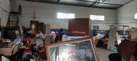 Armazem com 310 m2 em terreno, com furo de água, com possibilidade de construção